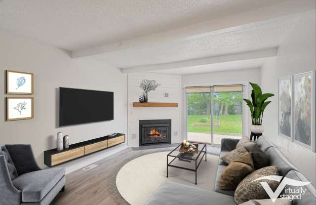 1305 La Chateau Dr Gallery 2