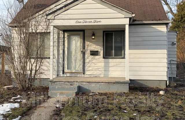 635 3rd Ave photos photos