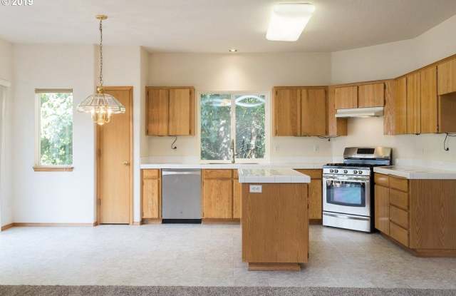 16195 SW Bryce Court Gallery 4