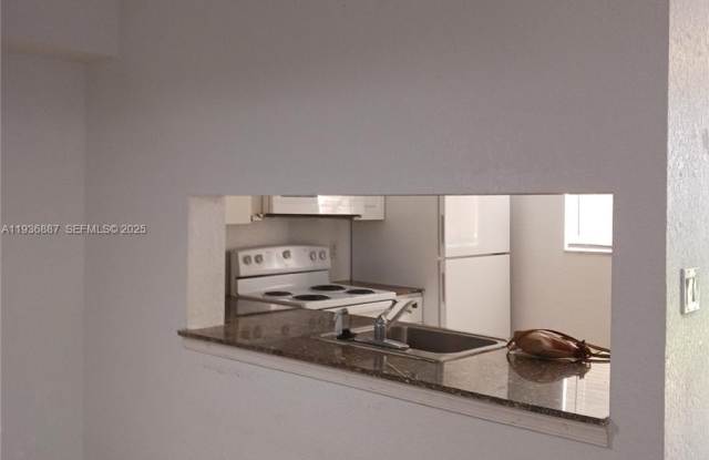 405 Gardens Dr photos photos