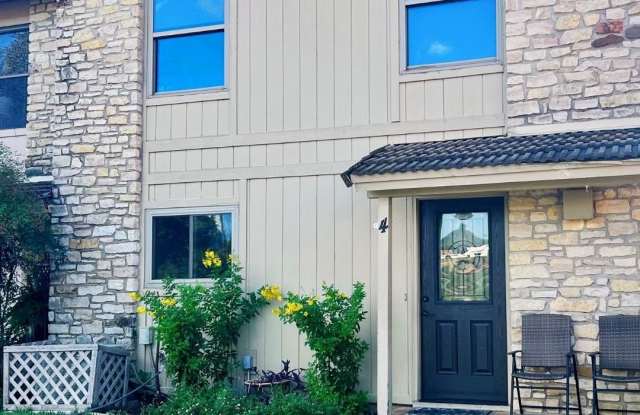 300 Lucy Lane - 300 Lucy Lane, Horseshoe Bay, TX 78657