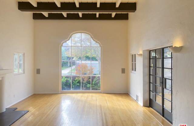 200 South MCCARTY Drive Gallery 4