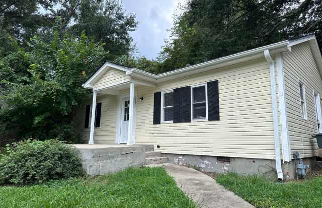 RENT SPECIAL ON BEAUTIFUL 3 BEDROOM HOME! photos photos