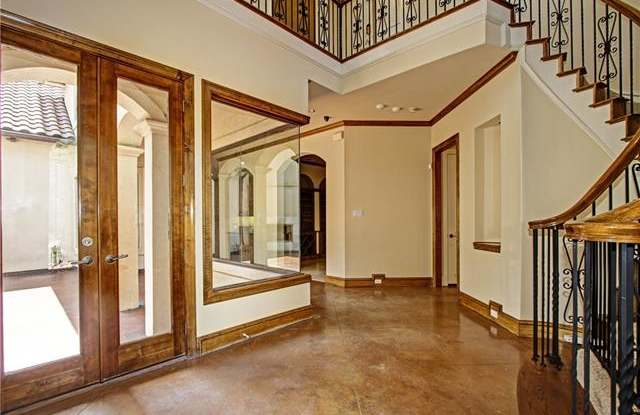 5732 Gleneagles Drive Gallery 4