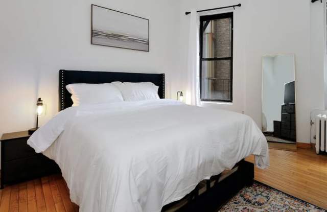 413 W 47th St photos photos