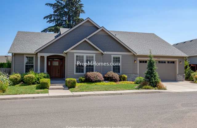 Gorgeous Craftsman Three Bedroom + Office/Den in Canby! photos photos