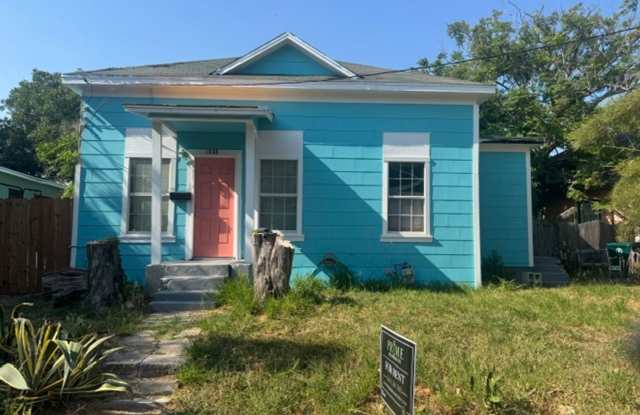 Downtown-Charming Vintage Home-Section 8 accepted photos photos