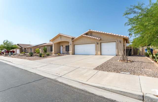 6088 E 40 LN Gallery 3
