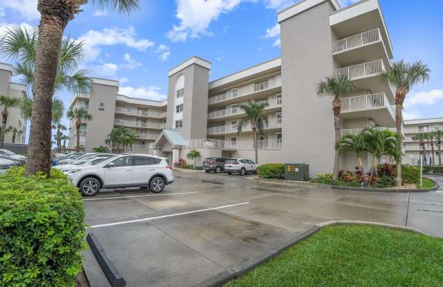 609 Shorewood Drive unit: 203 photos photos