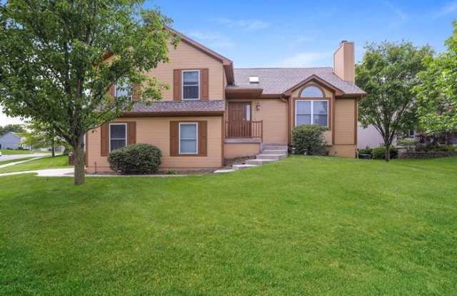 2601 Southwest 10th Street - 2601 Southwest 10th Street, Lee's Summit, MO 64081