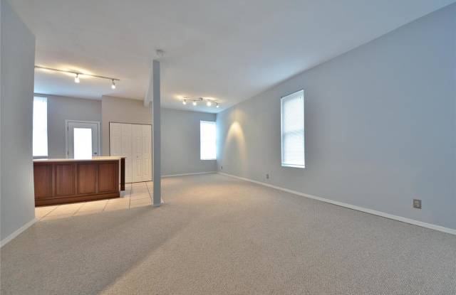 4324 West Pine Boulevard Gallery 4