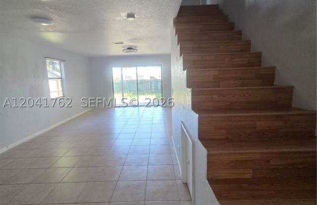 46 SE 10th St photos photos