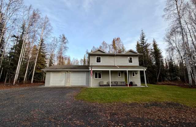 3 Bedroom 2.5 Bathroom Single Family Home in North Pole AK Gallery 1
