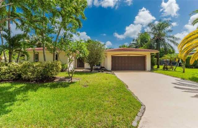8592 NW 7th St photos photos