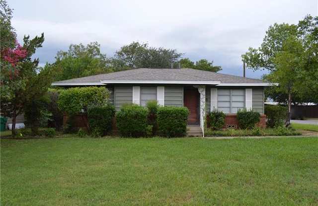1615 Bolivar Street - 1615 Bolivar Street, Denton, TX 76201