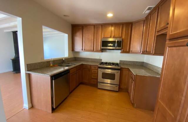 13123 Silverbow Avenue Gallery 2
