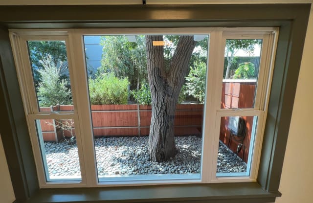Adorable 2 Bed 1 Bath Duplex Near Orange Circle in Orange - 124 North Batavia Street, Orange, CA 92868