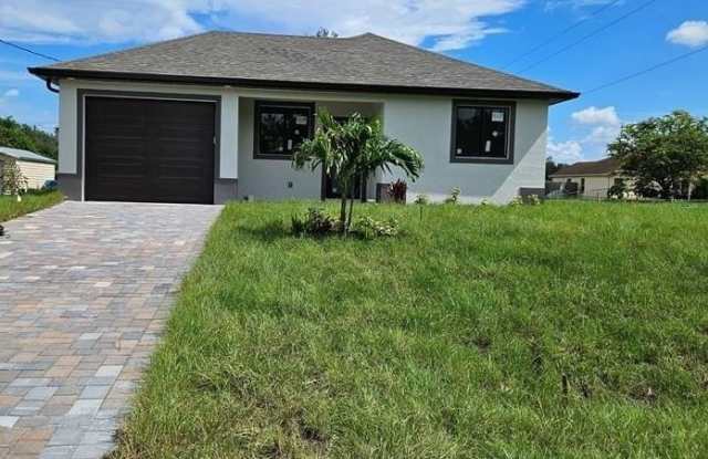 128 Nave Avenue S photos photos