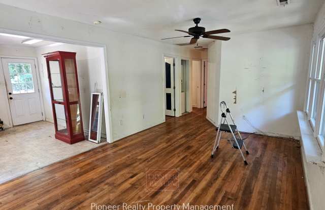 1500 Shadycrest Lane Gallery 2