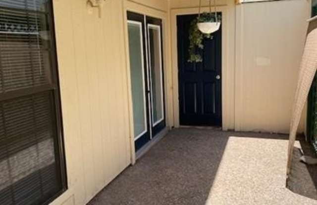 6718 Silvermine Drive Gallery 2