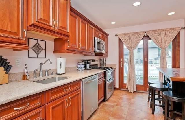 2723 Audrey Ter Gallery 2