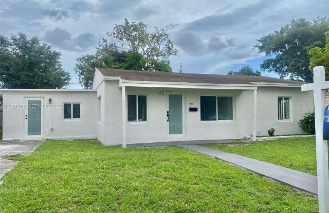 1375 NW 84th Ter photos photos