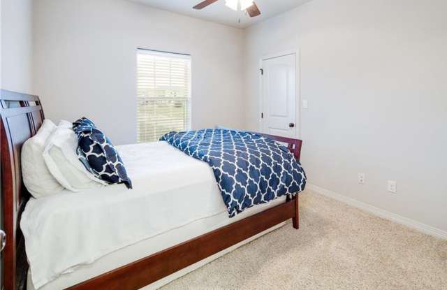 August 2027 Move In! Beautiful 3 Bed, 3.5 Bath Townhome! Gallery 1