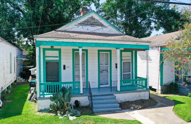 1812 Dante Street Gallery 2