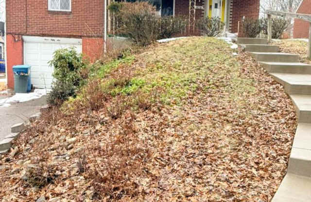 Nice 2BD/1.5BA Single Family Home in Penn Hills photos photos