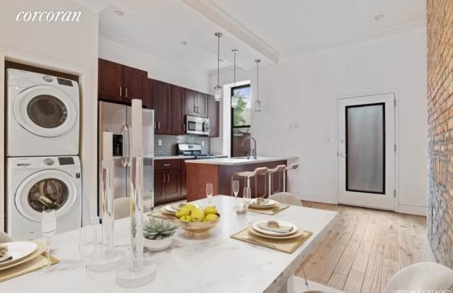 698 Lexington Avenue Gallery 3