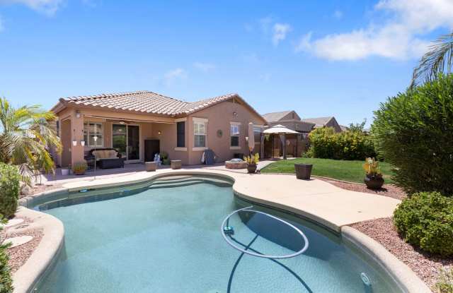 Beautifully Updated 4-Bedroom Single-Level Home with Pool in Gilbert Gallery 1