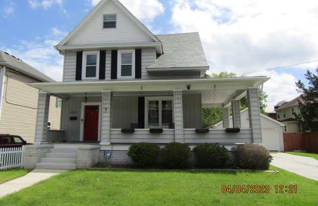 Colonial Place photos photos