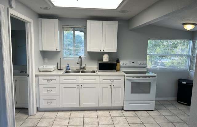 459 31st Ave N - 459 31st Avenue North, St. Petersburg, FL 33704