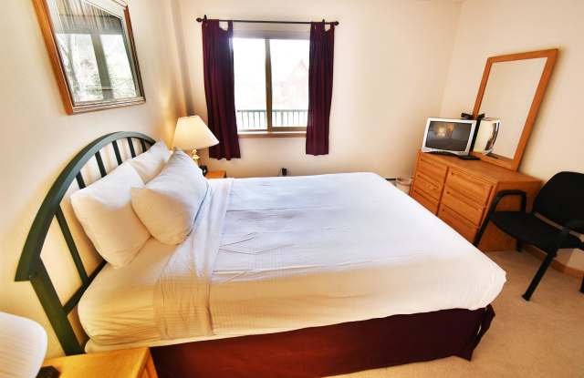 Long Term Rental- Towers at Lakepoint #208 Gallery 1