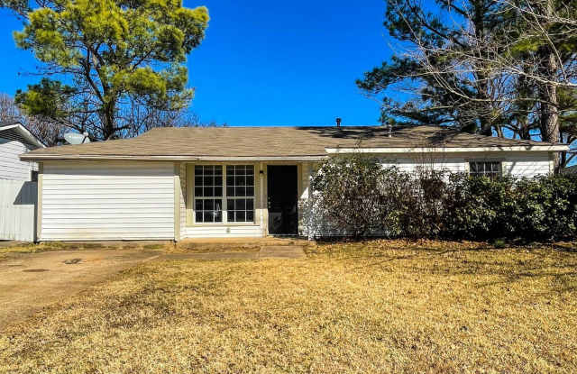 136 Highland Dr - 136 Highland Drive, Ennis, TX 75119