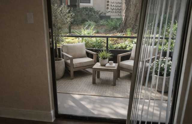 Gorgeous first floor 2/2 condo x Rent @ Winter Park in front of Full Sail! photos photos