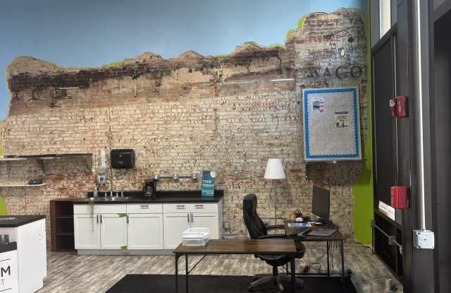 118 S Walnut Street Gallery 2