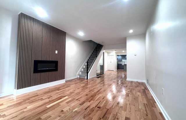 139 MIFFLIN Street Gallery 1