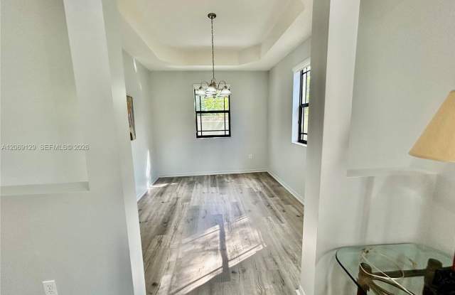 607 NE 35th Avenue 607, Homestead, FL 33033 - 7626 Gallery 3