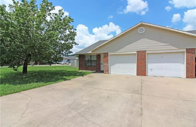 819 Kara  LN - 819 East Kara Lane, Rogers, AR 72758