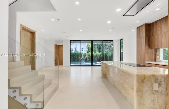 3171 matilda st Gallery 3