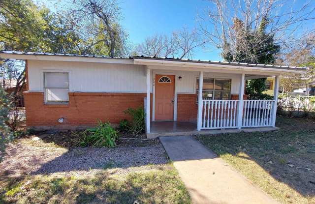 202 N Pierce - 202 North Pierce Street, Burnet, TX 78611