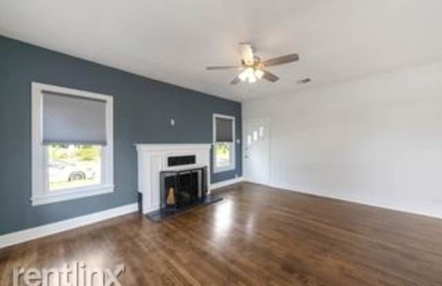 158 E White Gallery 3