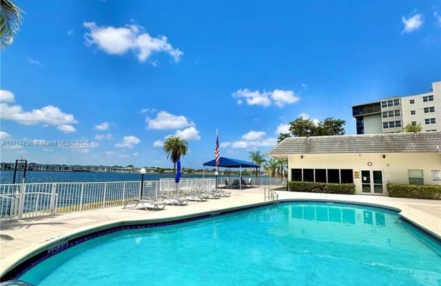 1175 NE Miami Gardens Dr photos photos