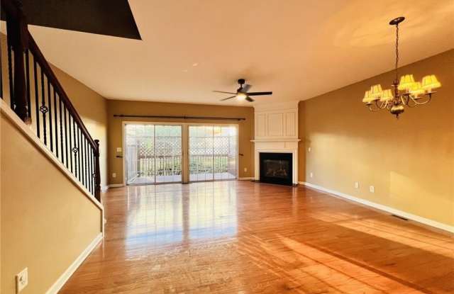 1367 Thornborough Drive Gallery 2