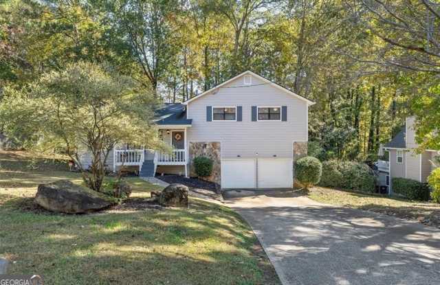 4041 Woodbridge Court Gallery 2