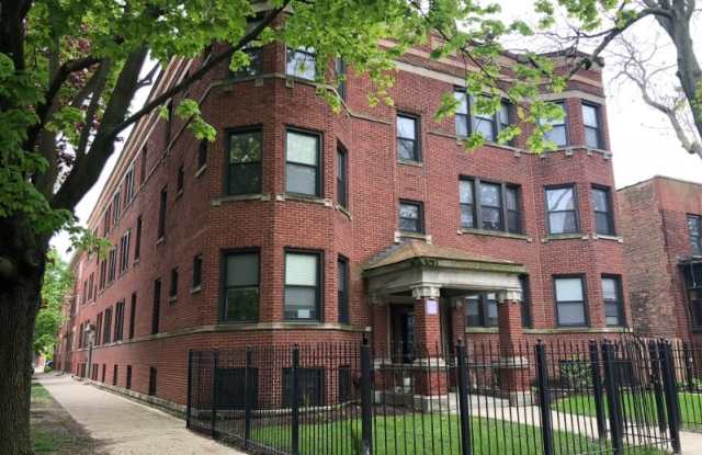 1303 W Columbia Ave 2 - 1303 W Columbia Ave, Chicago, IL 60626