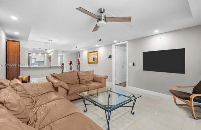 811 S Hollybrook Dr photos photos 811 S Hollybrook Dr photos photos