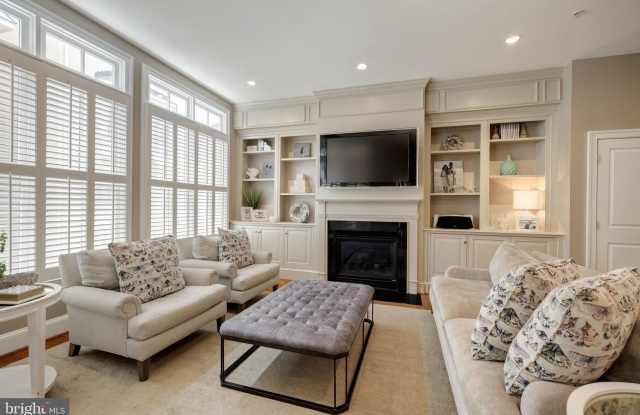 712 BRACEY Lane photos photos