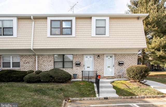 302 SILVER COURT - 302 Silver Court, Mercer County, NJ 08619